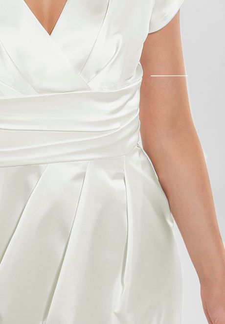 Wit satijn jurk