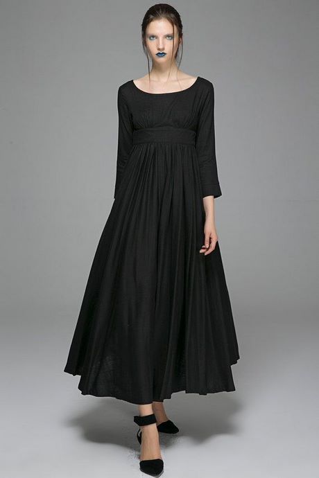 Zwarte jurk met wijde rok