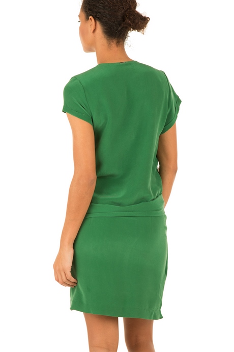 Groene zijden jurk