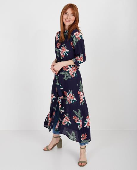 Donkerblauwe jurk met bloemen