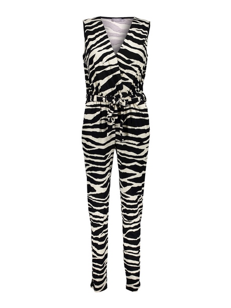 Welke schoenen onder zwarte jumpsuit