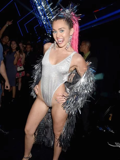 Miley cyrus VMA awards 2023 jurk
