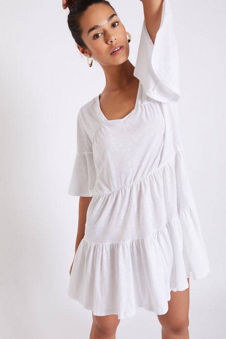 Wit gehaakt jurkje