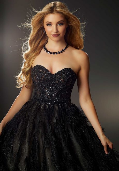 Lace prom dresses 2023